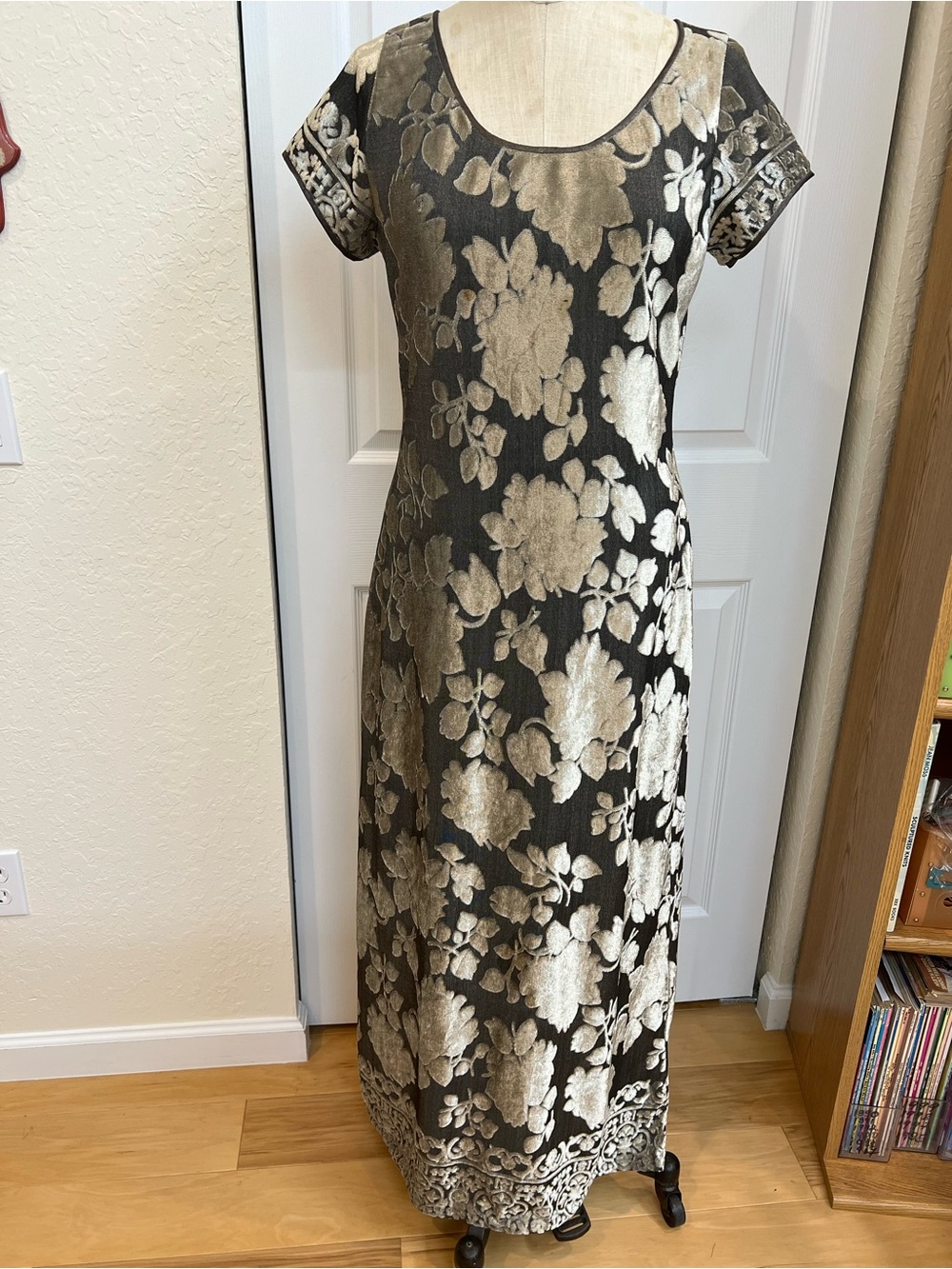 Black long Dress with dark platinum Floral Jacquard